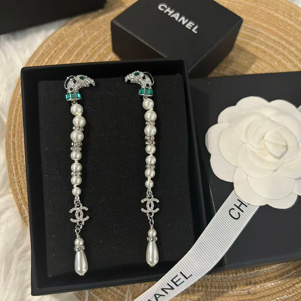 CC Earrings 284871