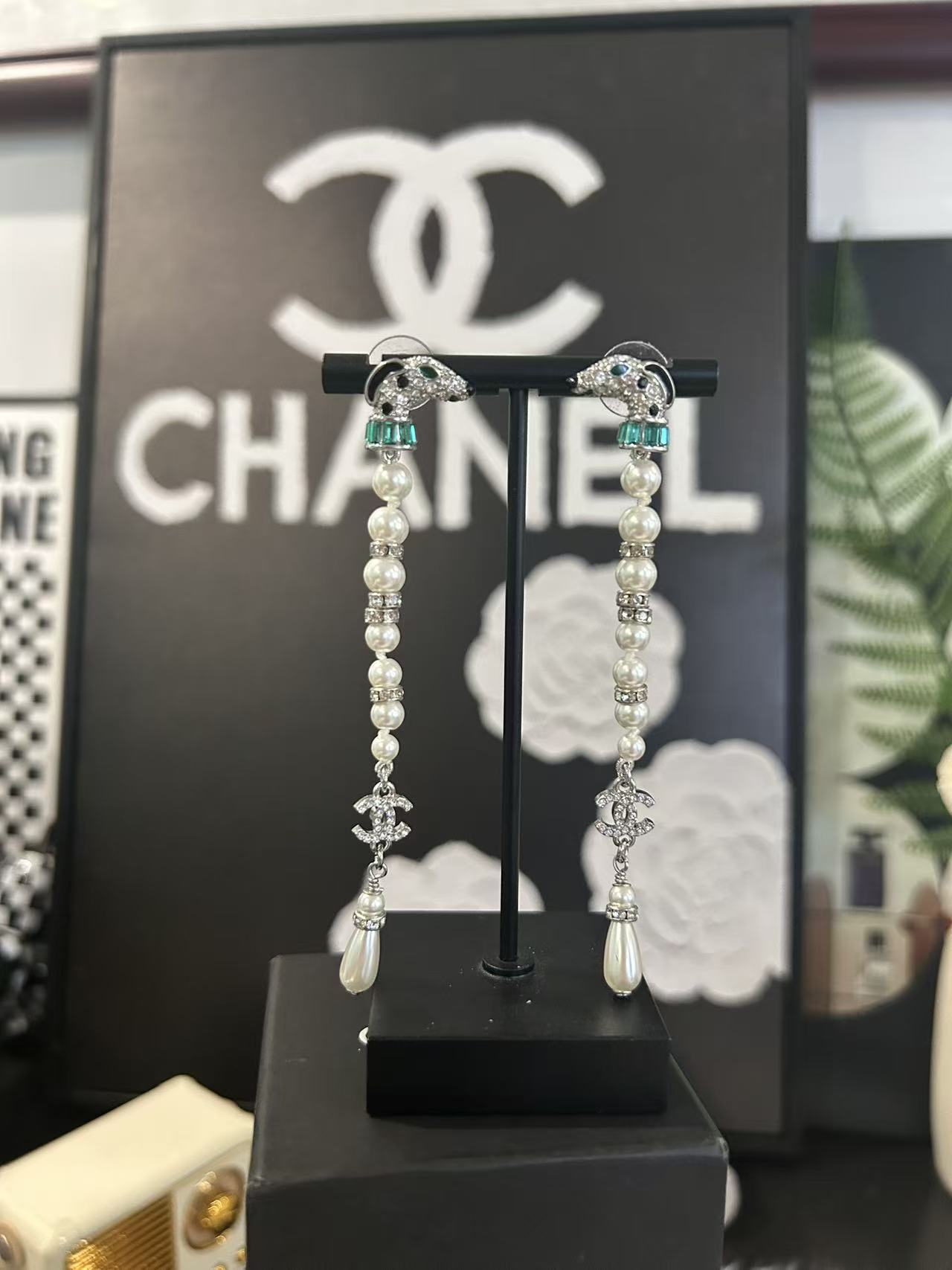 CC Earrings 284871