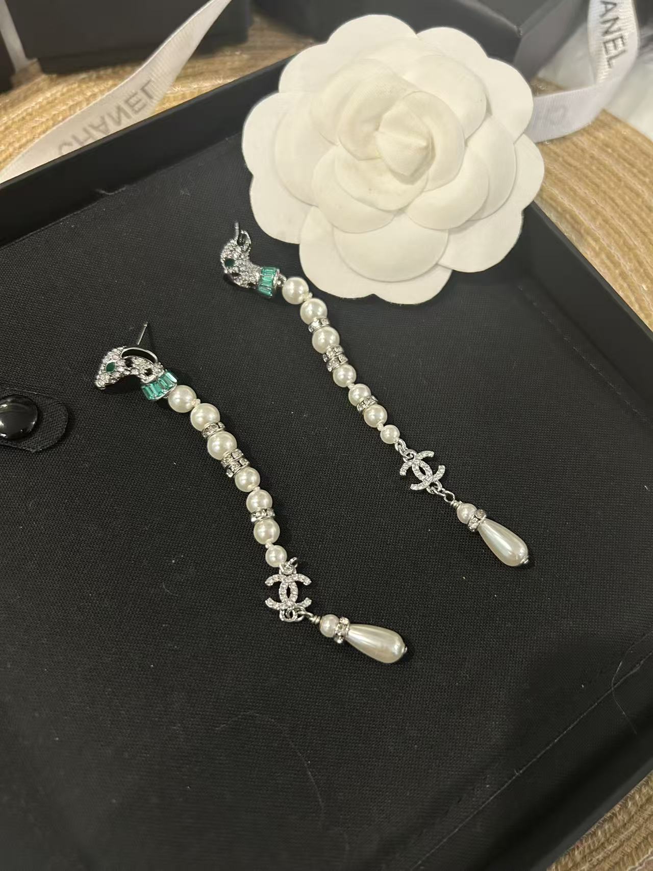 CC Earrings 284871