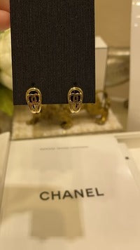 CC 2026 Hollowed-out CC Gold Teardrop Earrings