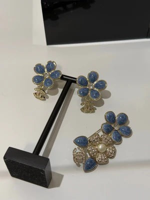 CC 2026 Denim Enamel Flower Crystal Light Gold Diamond Earrings