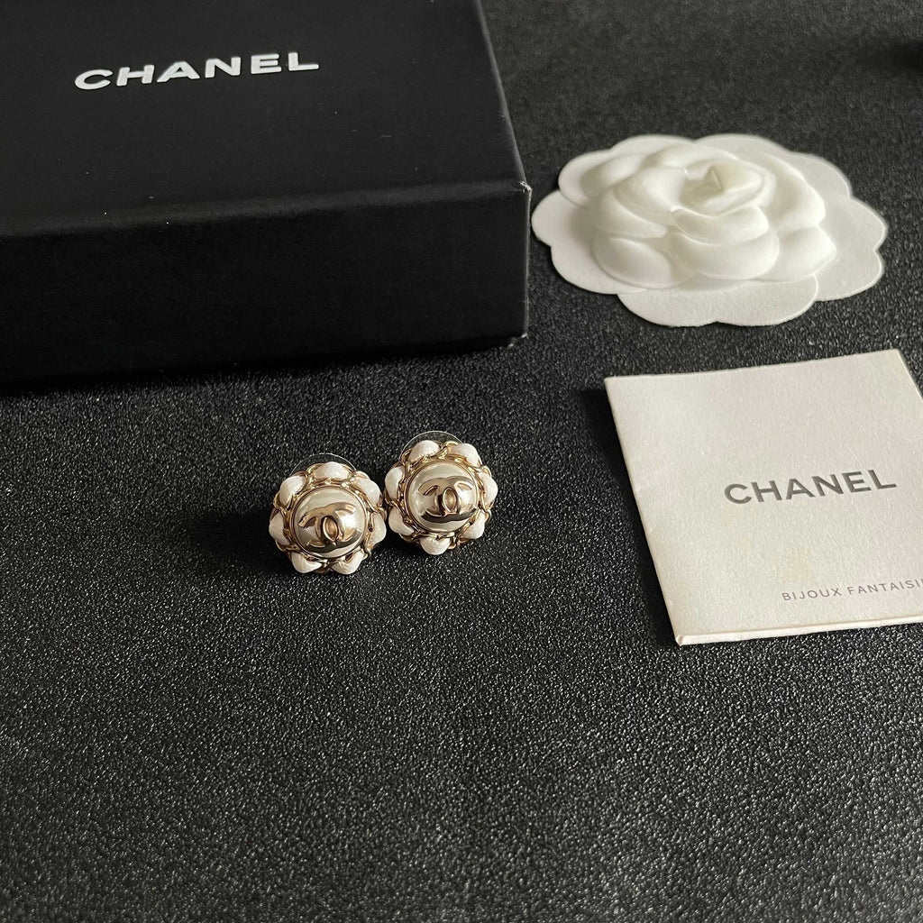 CC Pendant Double C White Pearl Gold Earrings 558642