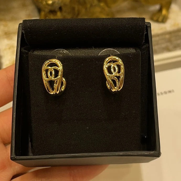 CC 2026 Hollowed-out CC Gold Teardrop Earrings