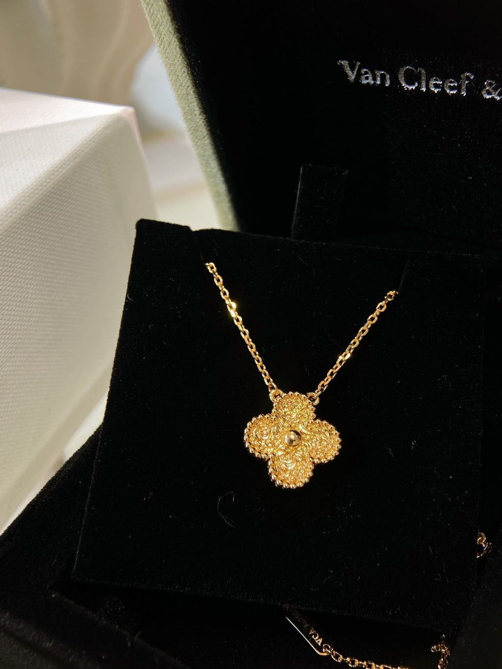 VCA Clover Vintage The Lava Foil Necklace