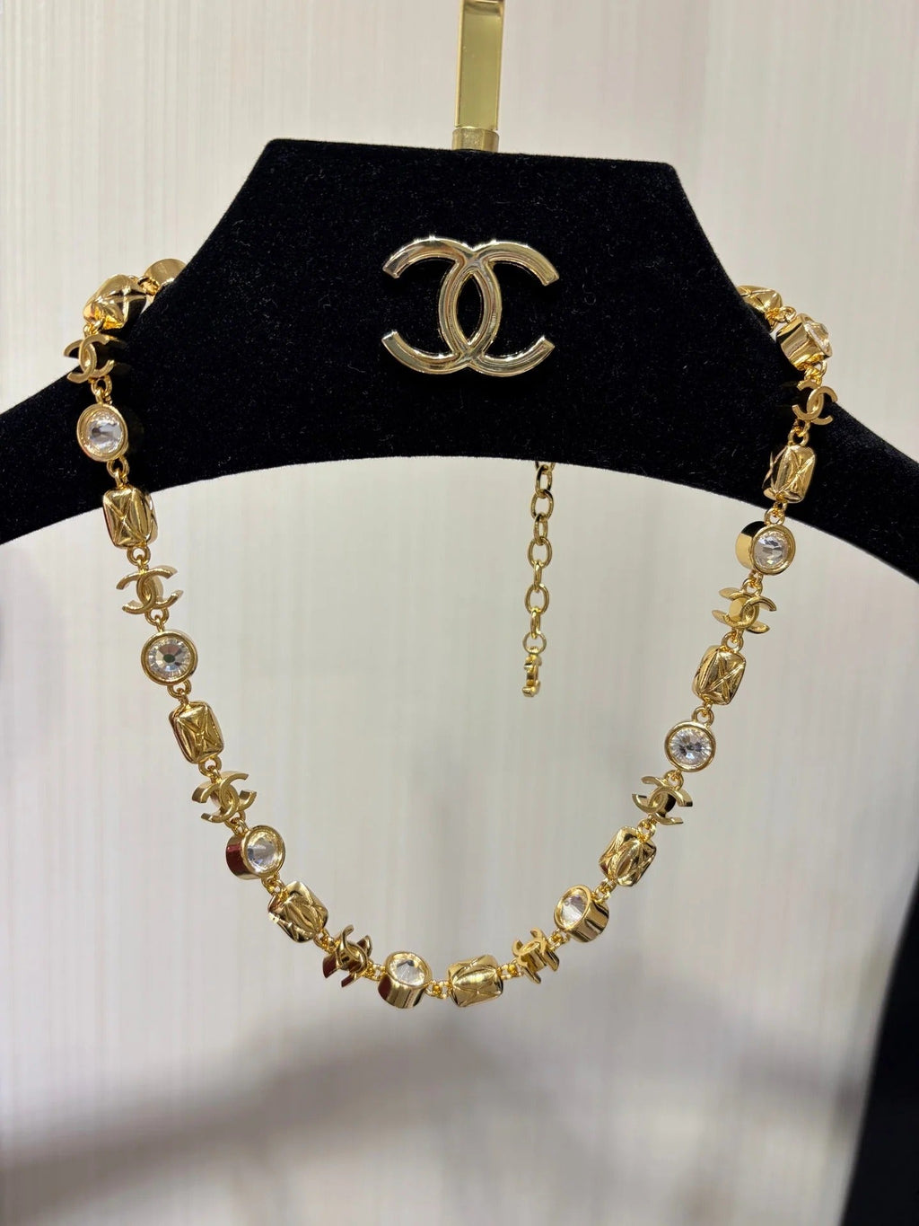 CC 2026 Gold Double C Diamond Pattern Crystal Necklace