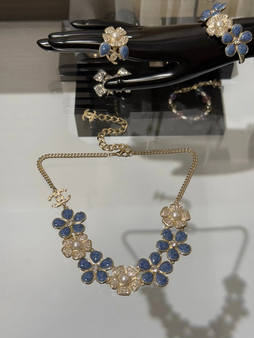 CC 2026 Denim Enamel Crystal Light Gold Double C Full Diamond Flower Pearl Necklace