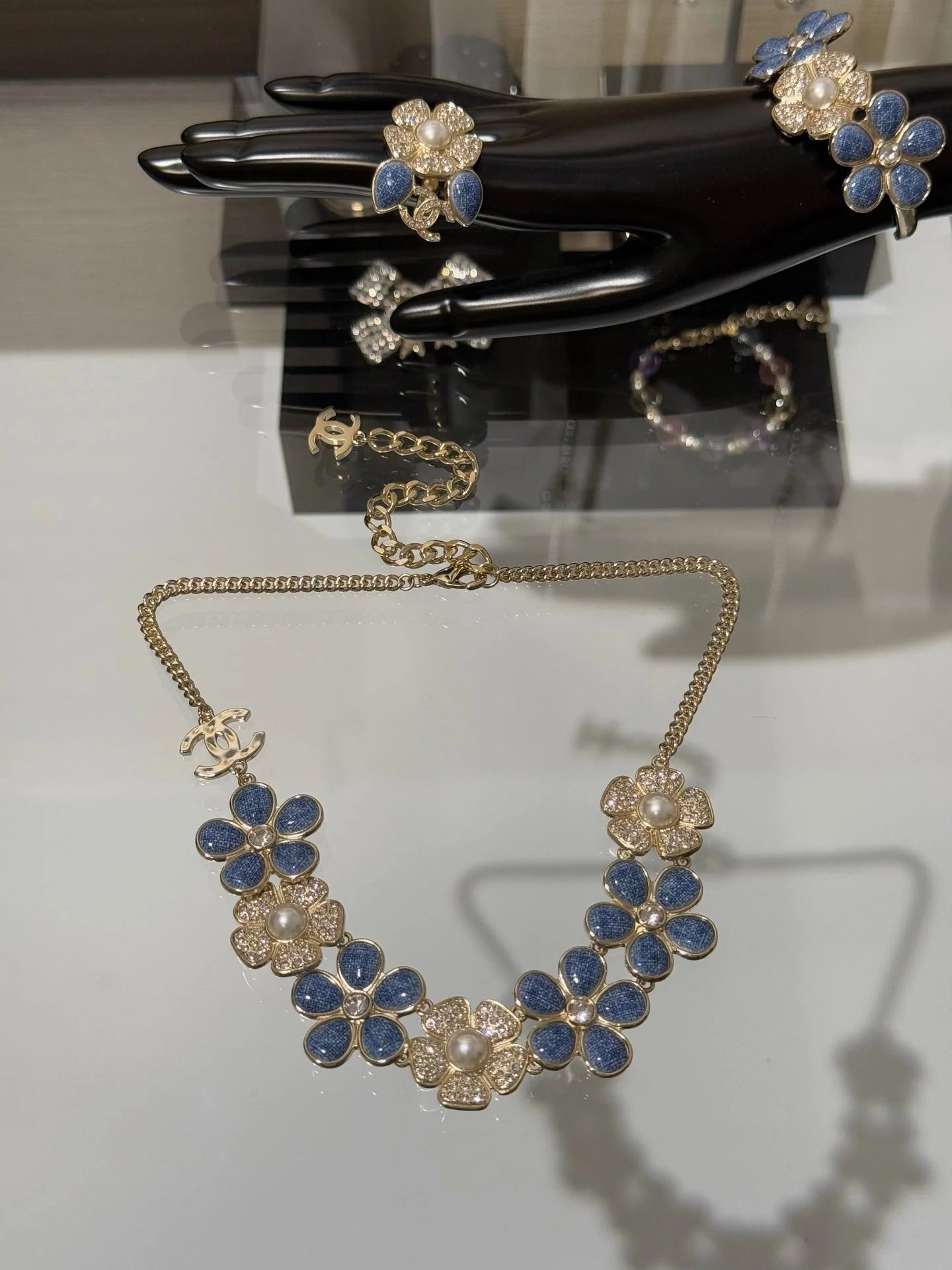 CC 2026 Denim Enamel Crystal Light Gold Double C Full Diamond Flower Pearl Necklace